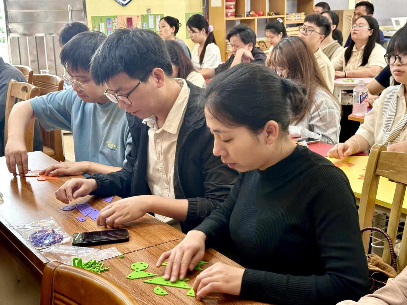 七巧啟智，共促科技教育——云浮市第五屆青少年科技七巧板創(chuàng)意制作競(jìng)賽教師培訓(xùn)班（郁南站）在都城鎮(zhèn)錦江小學(xué)舉辦3.png